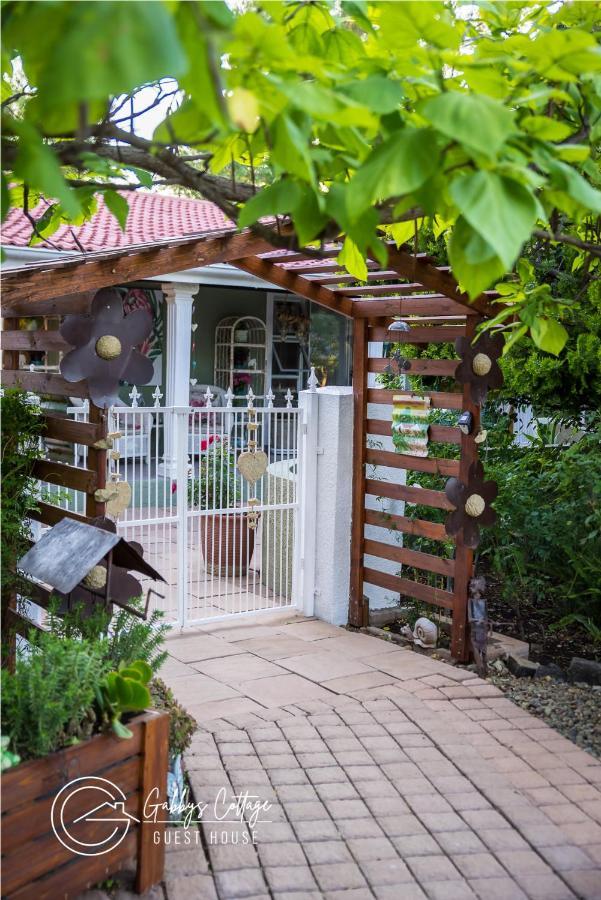 Gabbys Cottage Guesthouse Bloemfontein Exterior foto